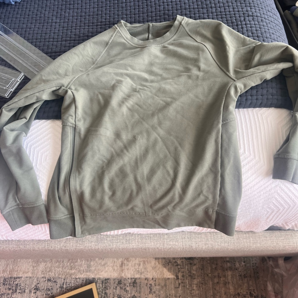Lululemon men’s Olive green city sweat sweater size small (like new)